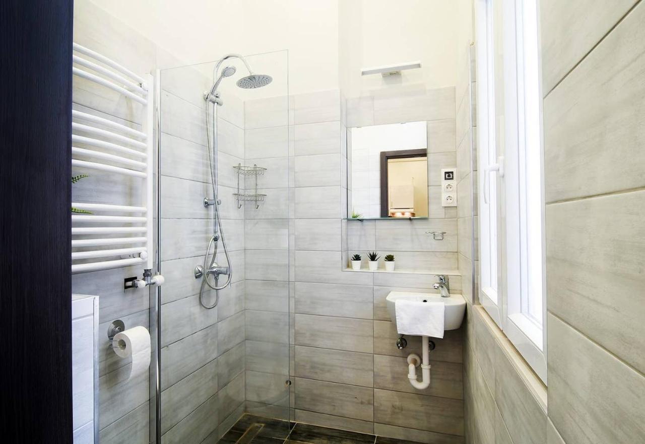 Ultra Central And Stylish Apartment With Ac Budapest Exteriör bild