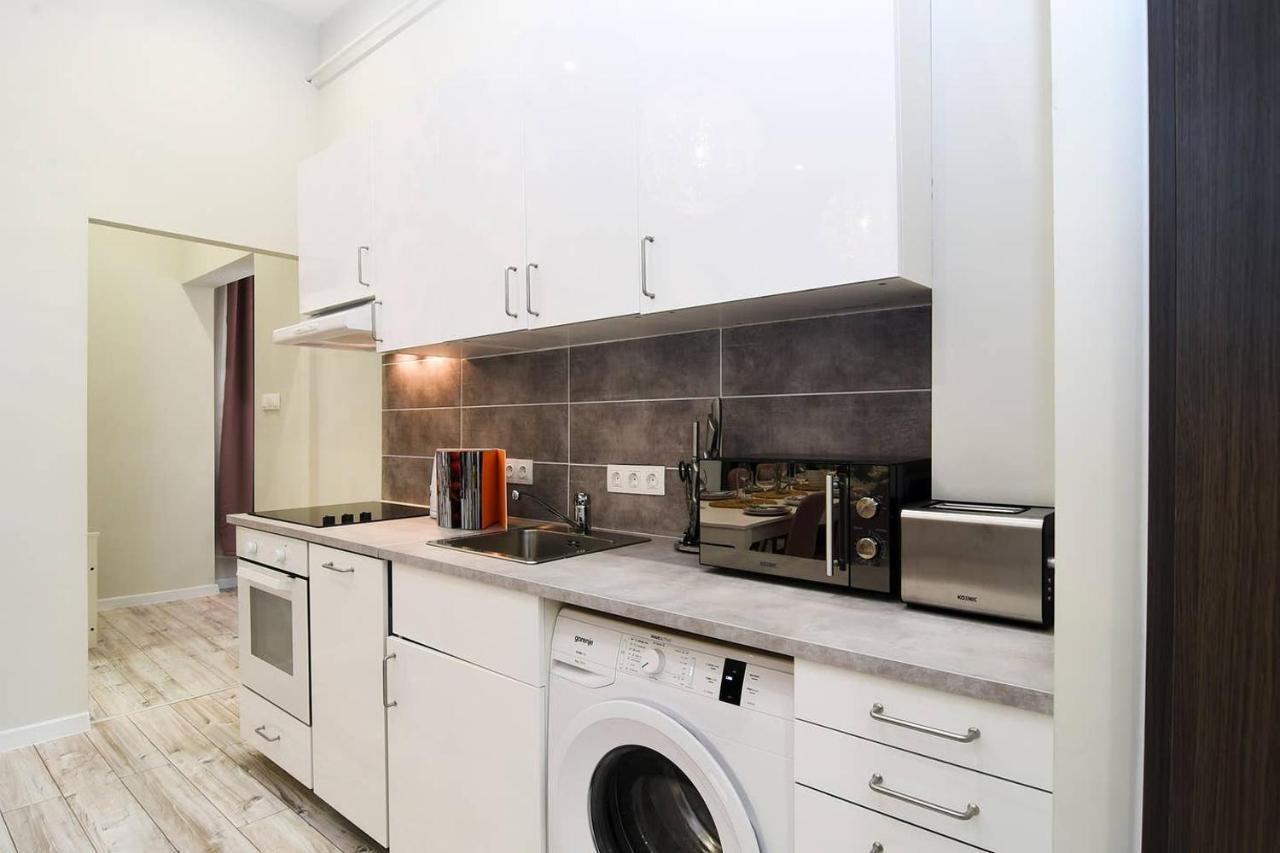 Ultra Central And Stylish Apartment With Ac Budapest Exteriör bild