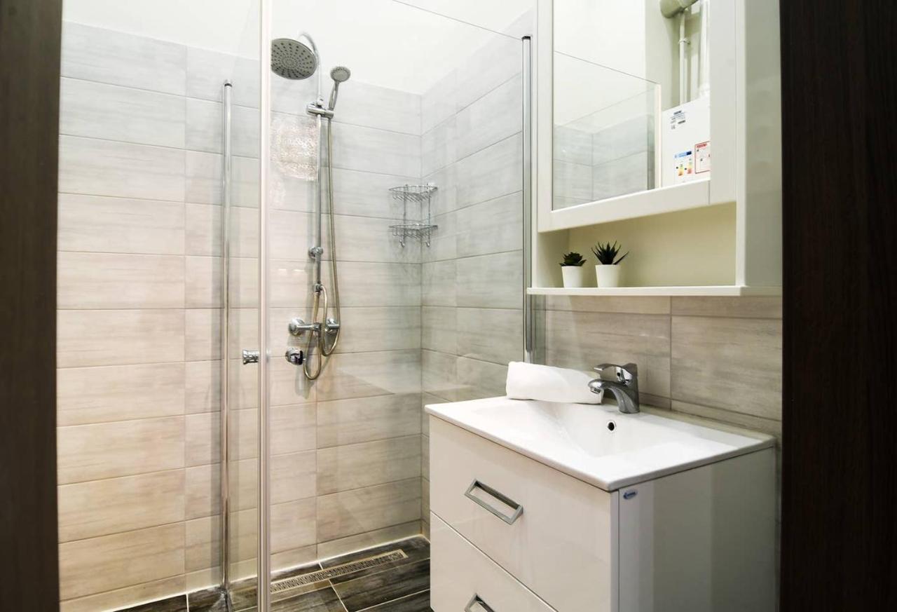 Ultra Central And Stylish Apartment With Ac Budapest Exteriör bild